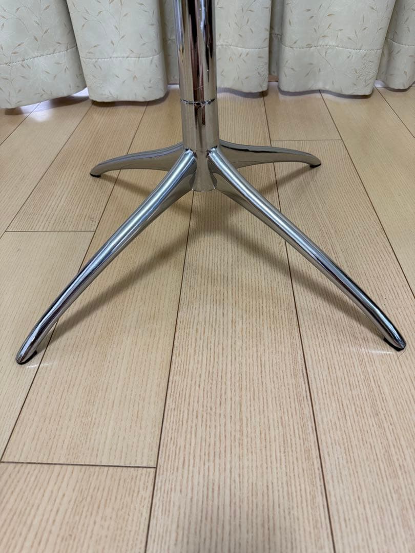 ストレスレス®アーバンテーブルクロス　円形ガラステーブル