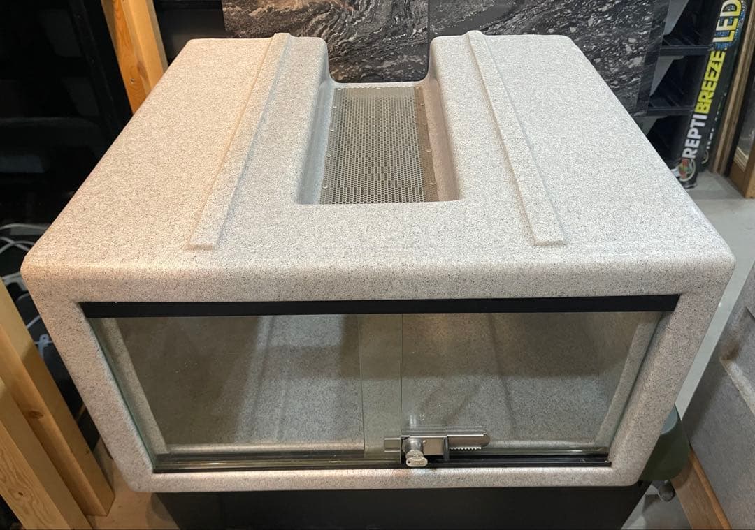 vision cage　ヴィジョンケージ　爬虫類ケージ　特定動物ケージ