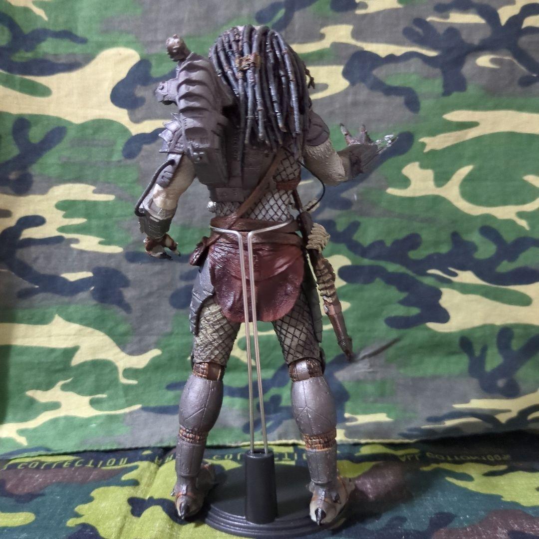NECA エルダープレデター《中古品》 【パッケージ無し・スタンド付き】