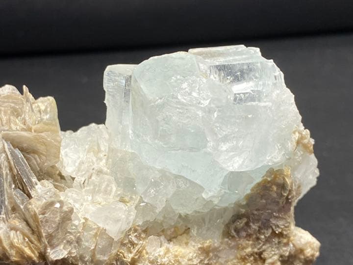 アクアマリン　結晶　マイカ　雲母　221g