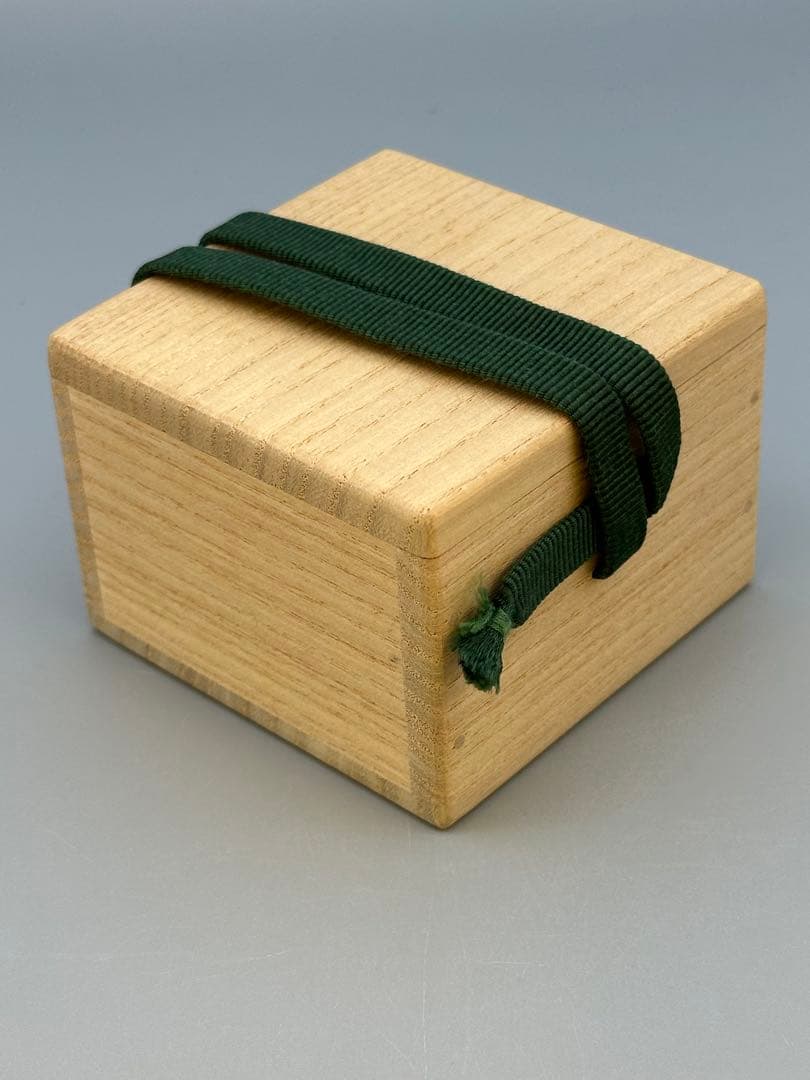 茶道具　香合　土井義峰　菊彫根来