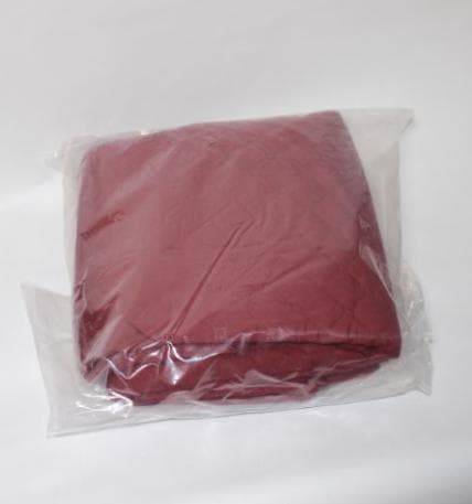 赤いキルティングの、ペット用ベット上掛けマット