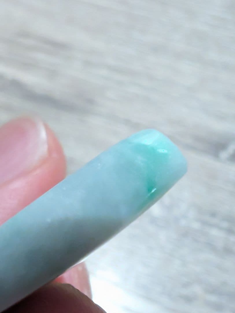 小滝　ヒスイ峡　糸魚川　翡翠　ペンダント　緑　白地が綺麗