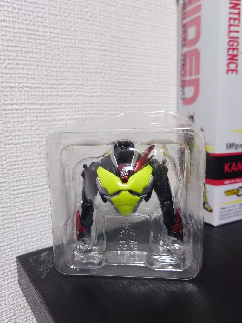 S.H.Figuarts　仮面ライダーゼロツー　開封品