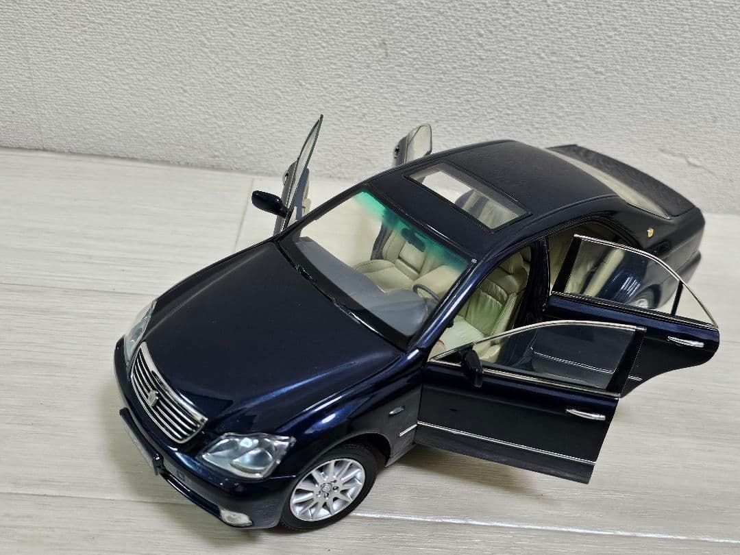 トヨタ 18クラウン ミニカー ダークブルー