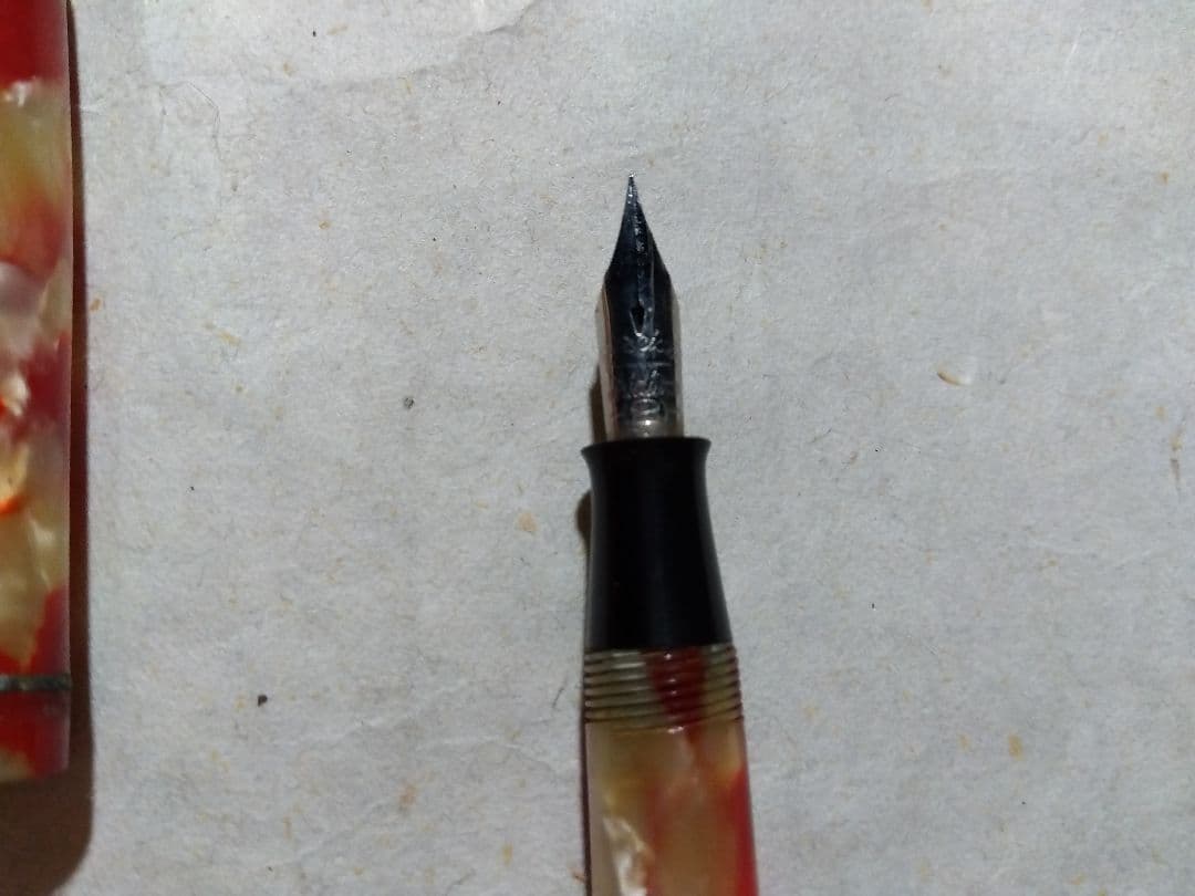 ♪レトロ万年筆　セルロイド　金魚柄