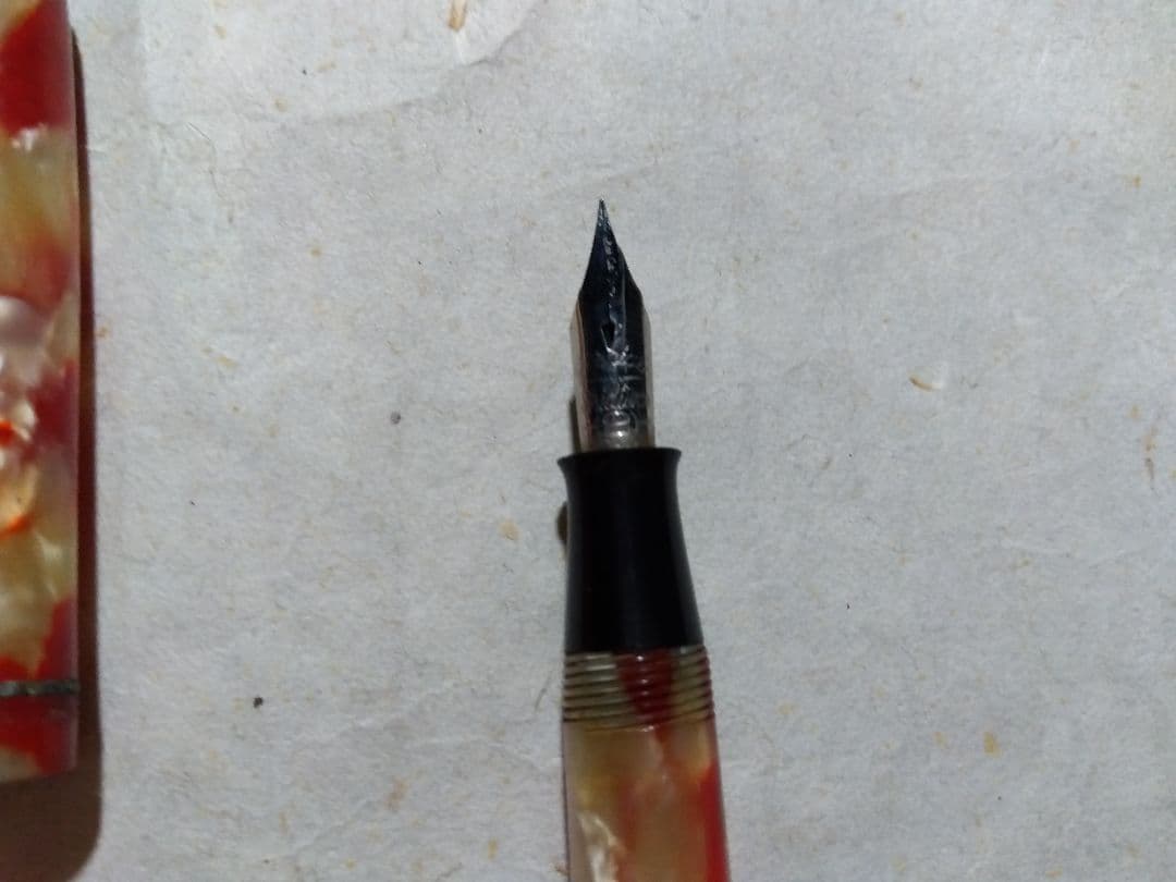 ♪レトロ万年筆　セルロイド　金魚柄