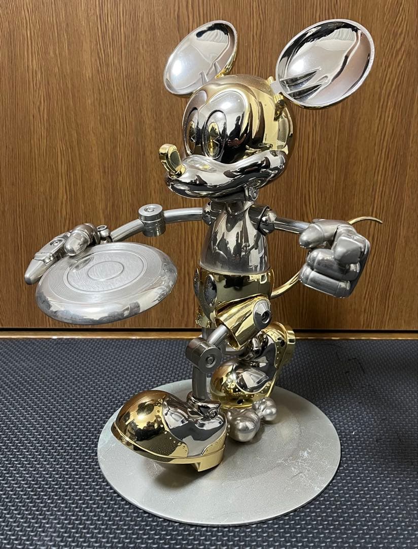 フューチャーミッキー 空山基　ミッキーマウス　フィギュア　金属製　ゴールド