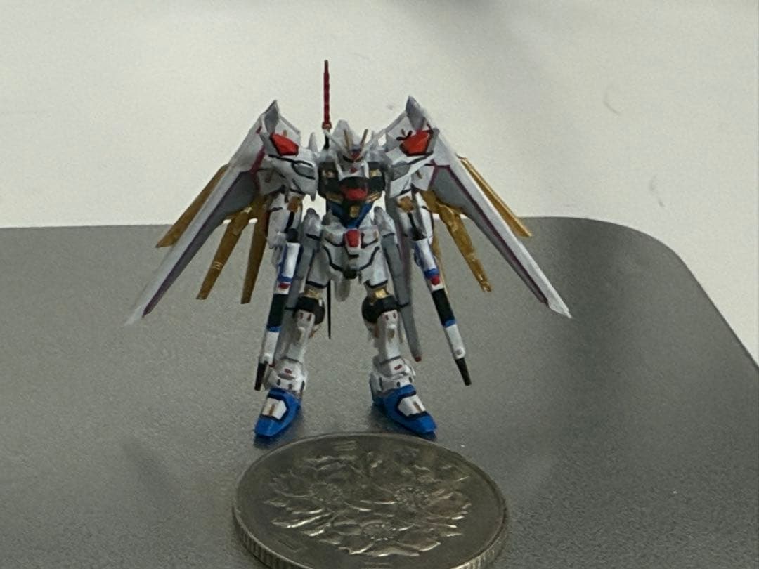 ミニチュア　ガンダム　マイティーストライクフリーダムガンダム