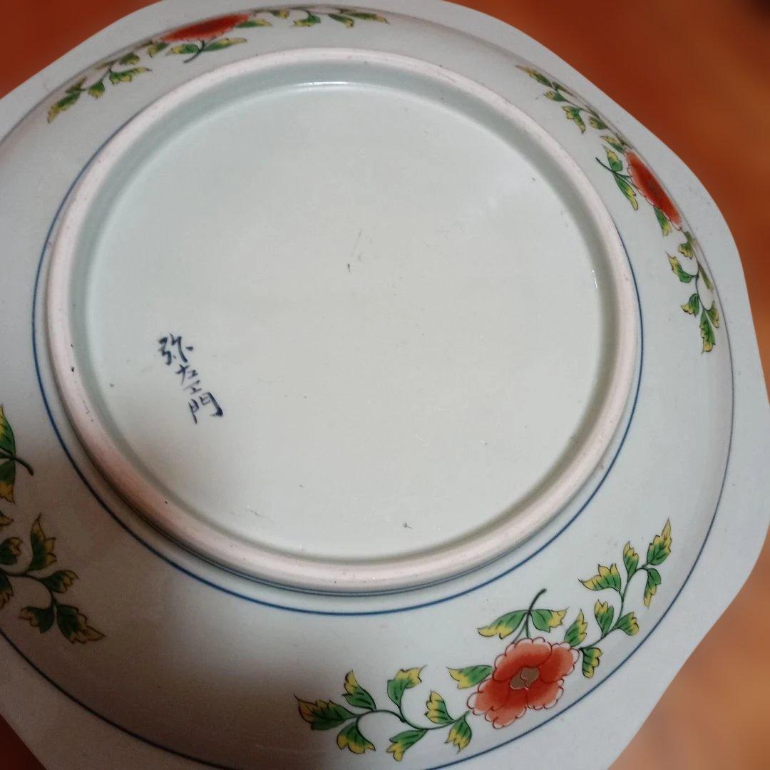 八角形の伝統的な絵柄陶器皿