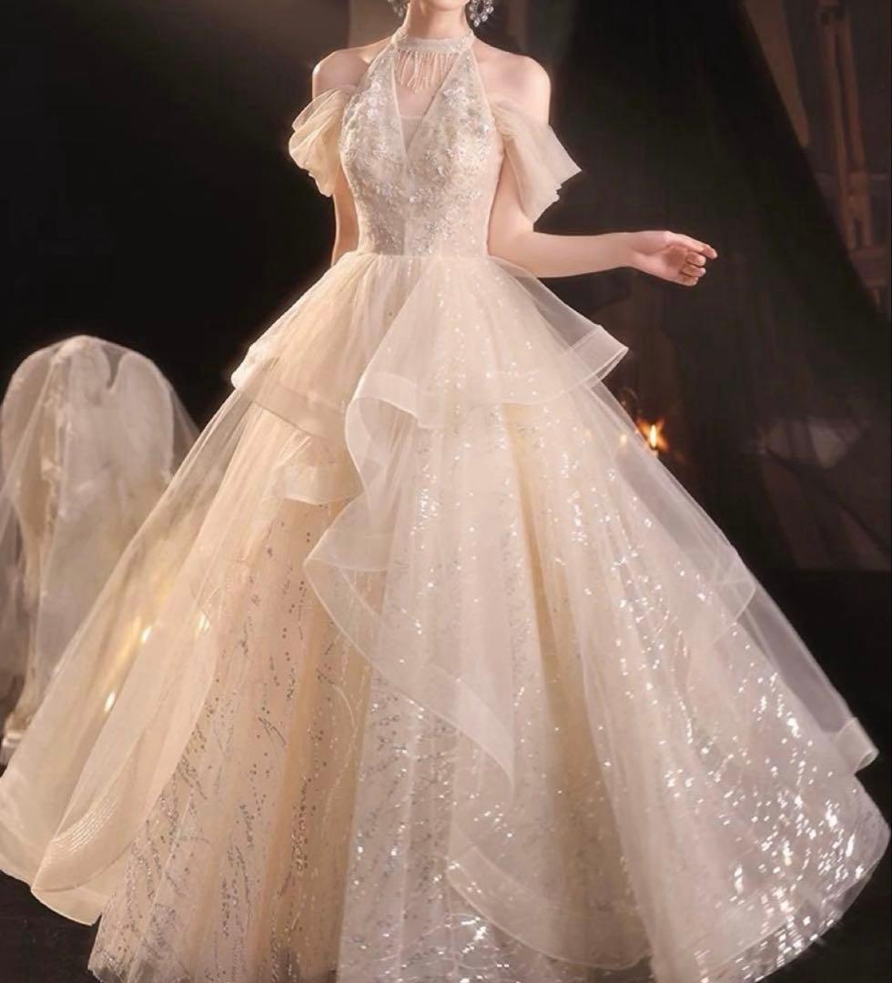 お花のデザインが可愛い フリルスカートのイブニングドレス