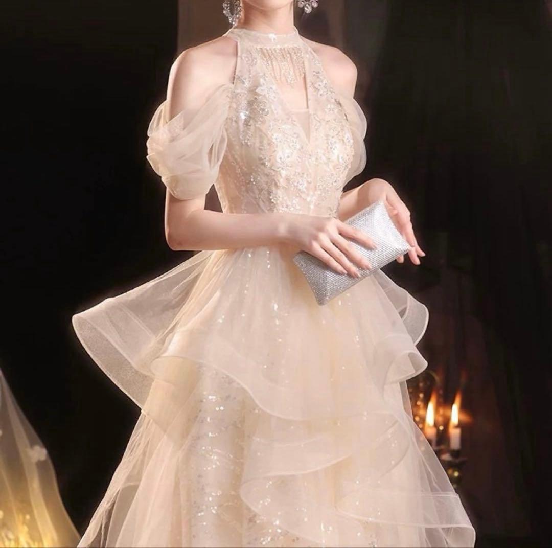 お花のデザインが可愛い フリルスカートのイブニングドレス