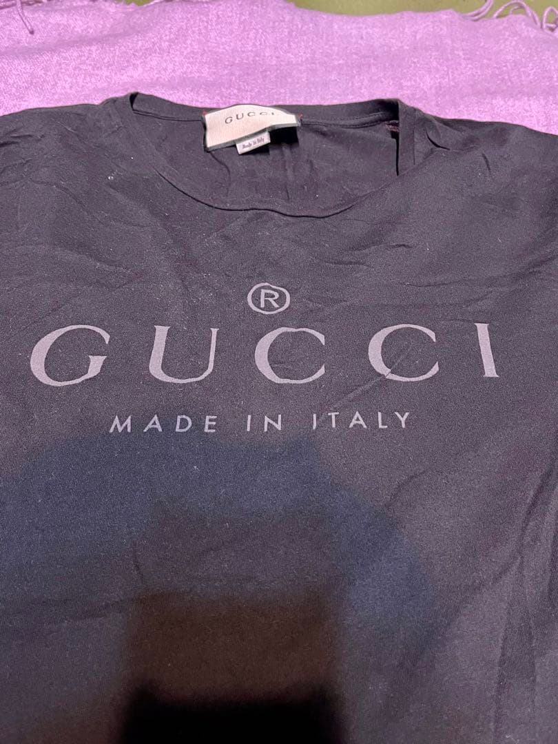 GUCCI ブラック Tシャツ