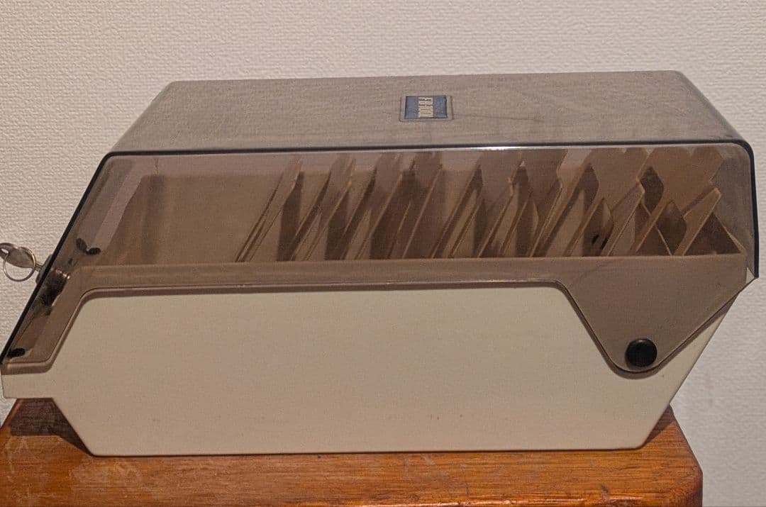 希少鍵付き/FB-100L Needs/ フロッピーディスクケース クリーム色