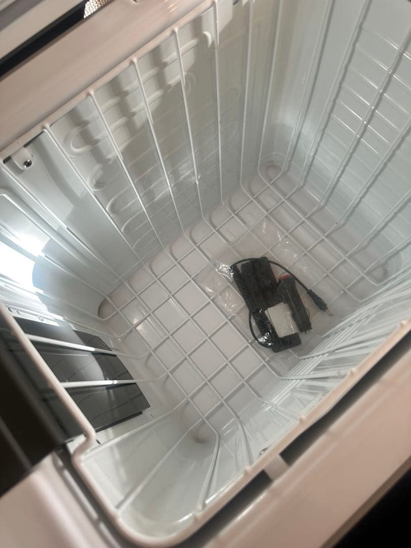 2022年製　冷凍冷蔵庫 エンゲル 車載38L MR040F