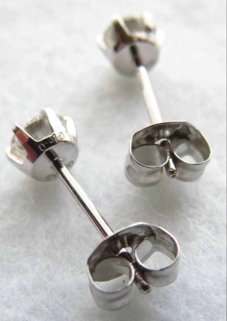 PT900 天然ダイヤモンド 0.4カラット ピアス PT900キャッチ 付き