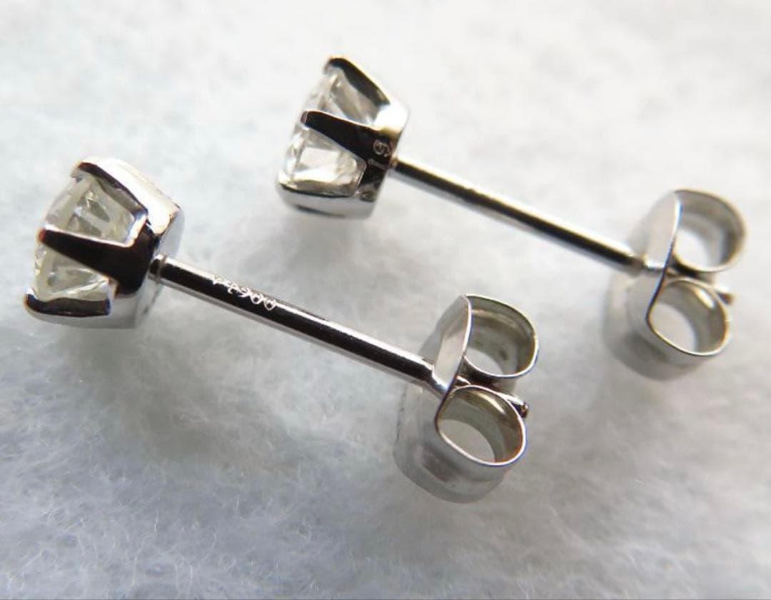 PT900 天然ダイヤモンド 0.4カラット ピアス PT900キャッチ 付き