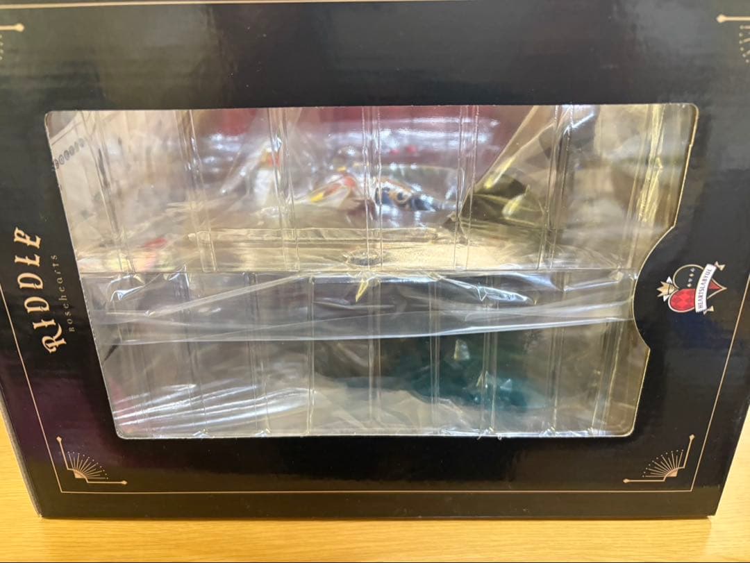 ツイステ リドル・ローズハート 1/8スケールフィギュア　缶バッチ