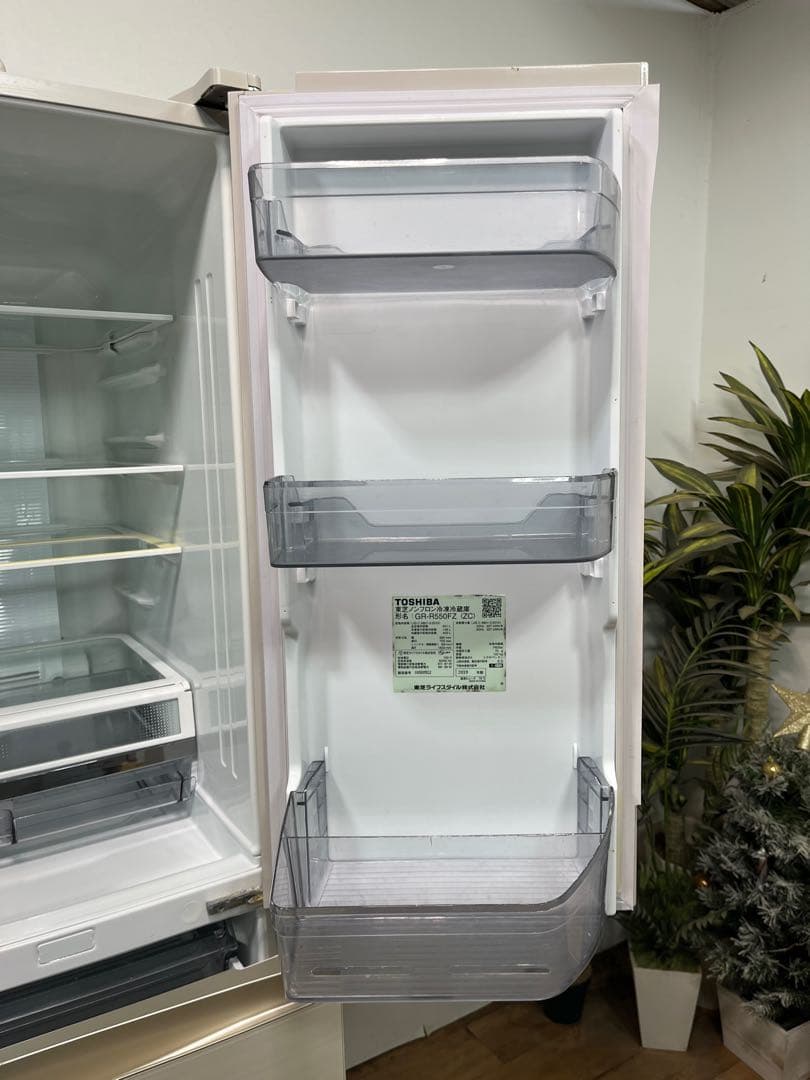 も*ら様 東芝　冷蔵庫　551l 2019年　GR-R550FZ D10164