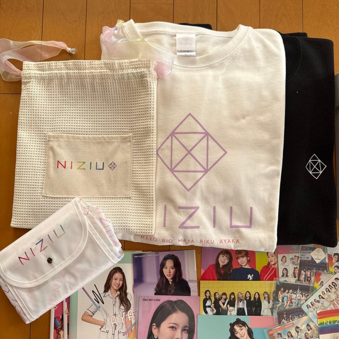 NiziU official グッズ　各種