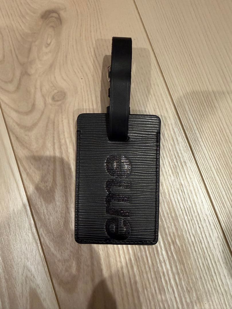 シュプリームヴィトンネームタグ パスケース