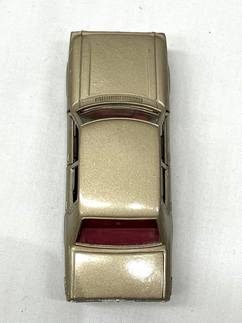 トミカ トヨタ ニュー クラウン No.32 黒箱 ゴールド