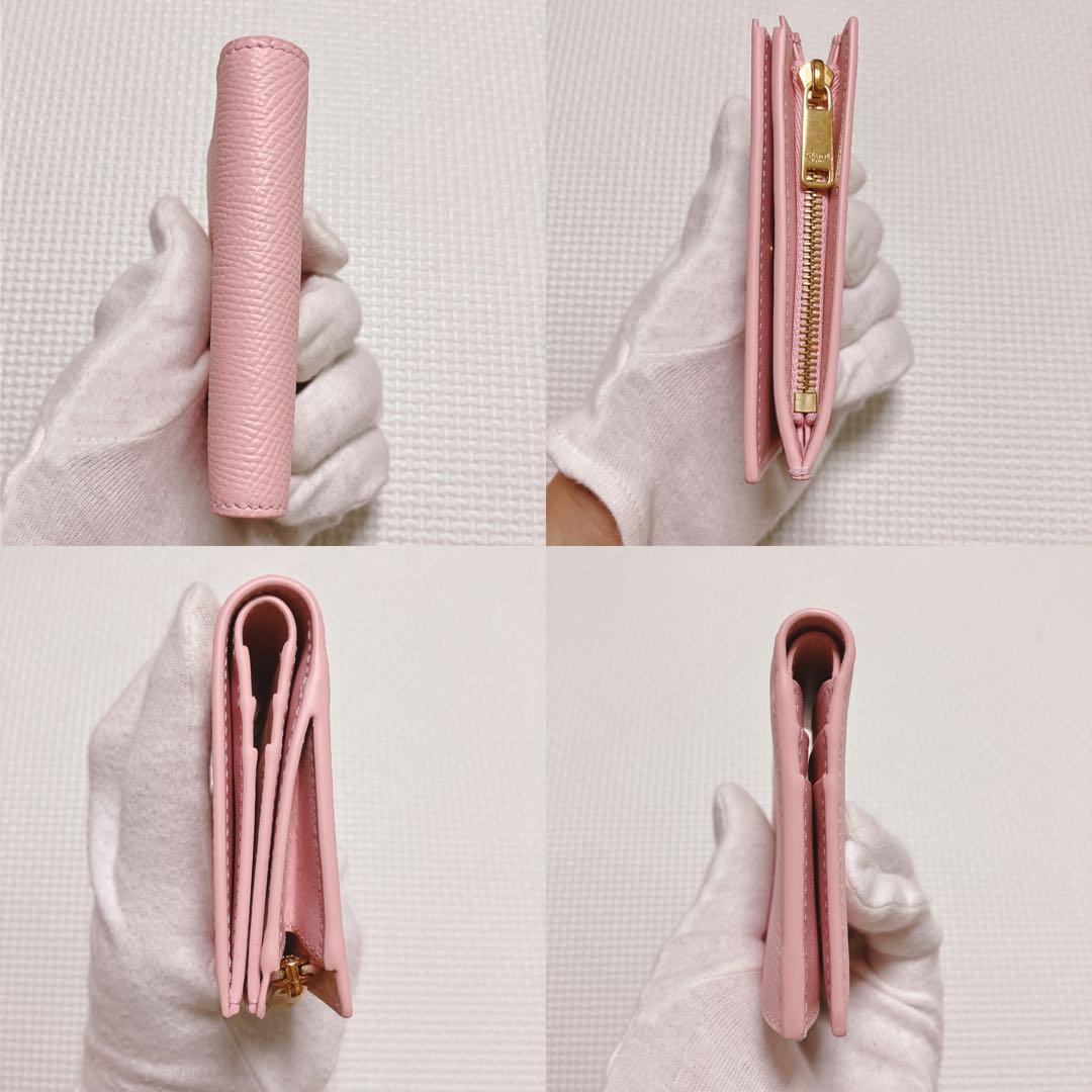 未使用　CELINE セリーヌ　レザー二つ折り財布　ピンク　箱袋付き