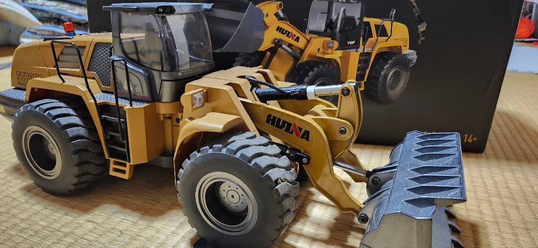 ラジコン！1/14 ホイールローダー