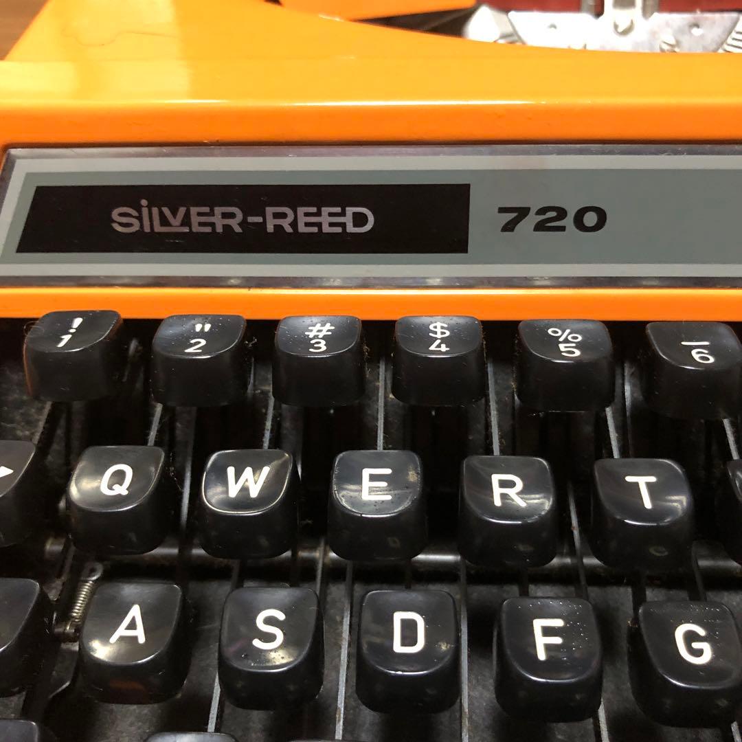 Silver-Reed 720 オレンジタイプライター