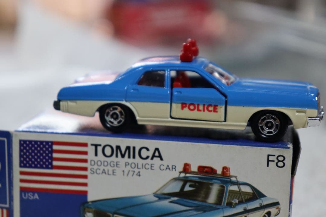 トミカ　青箱　ダッジコロネット カスタム　ポリスカー　日本製　F8 外国車