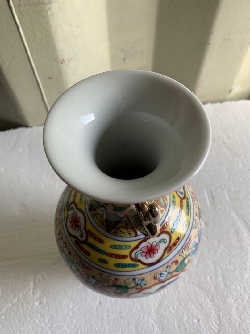 大清乾隆製 琺瑯彩開窓花卉紋賞瓶 染付 陶瓷 茶道具 時代物 花瓶