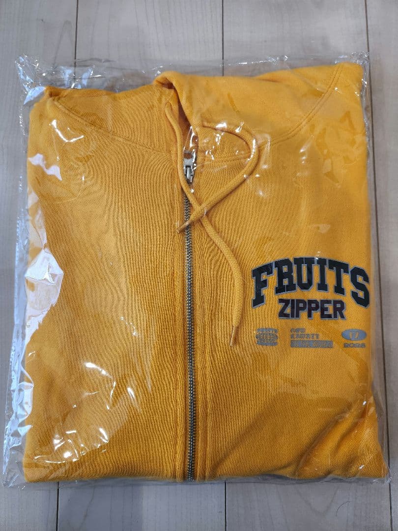 FRUITS ZIPPER　鎮西寿々歌　FC会員限定パーカー