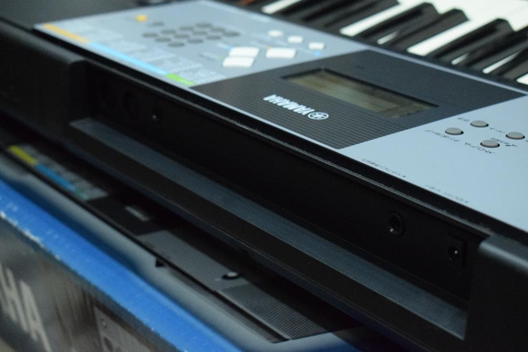 YAMAHA 電子キーボード PSR-E233 動作OK！