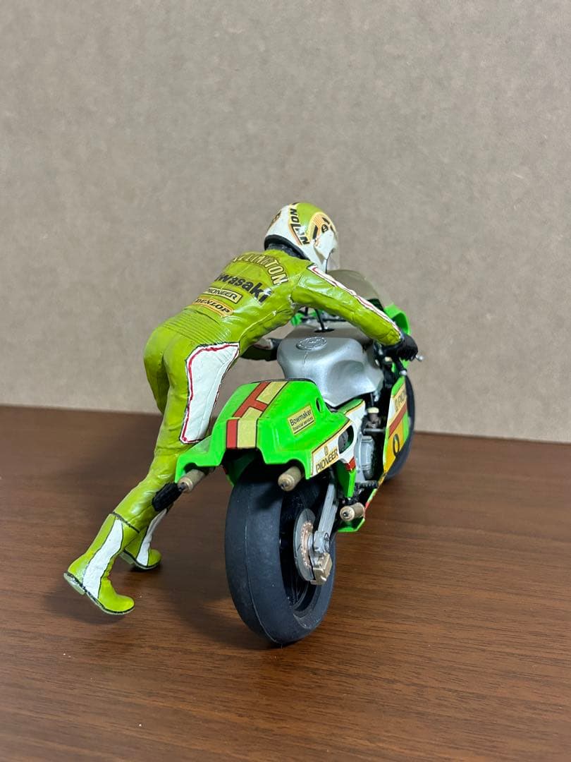 カワサキ　KR500 1/12プラモデル　ウェザリング　塗装済み