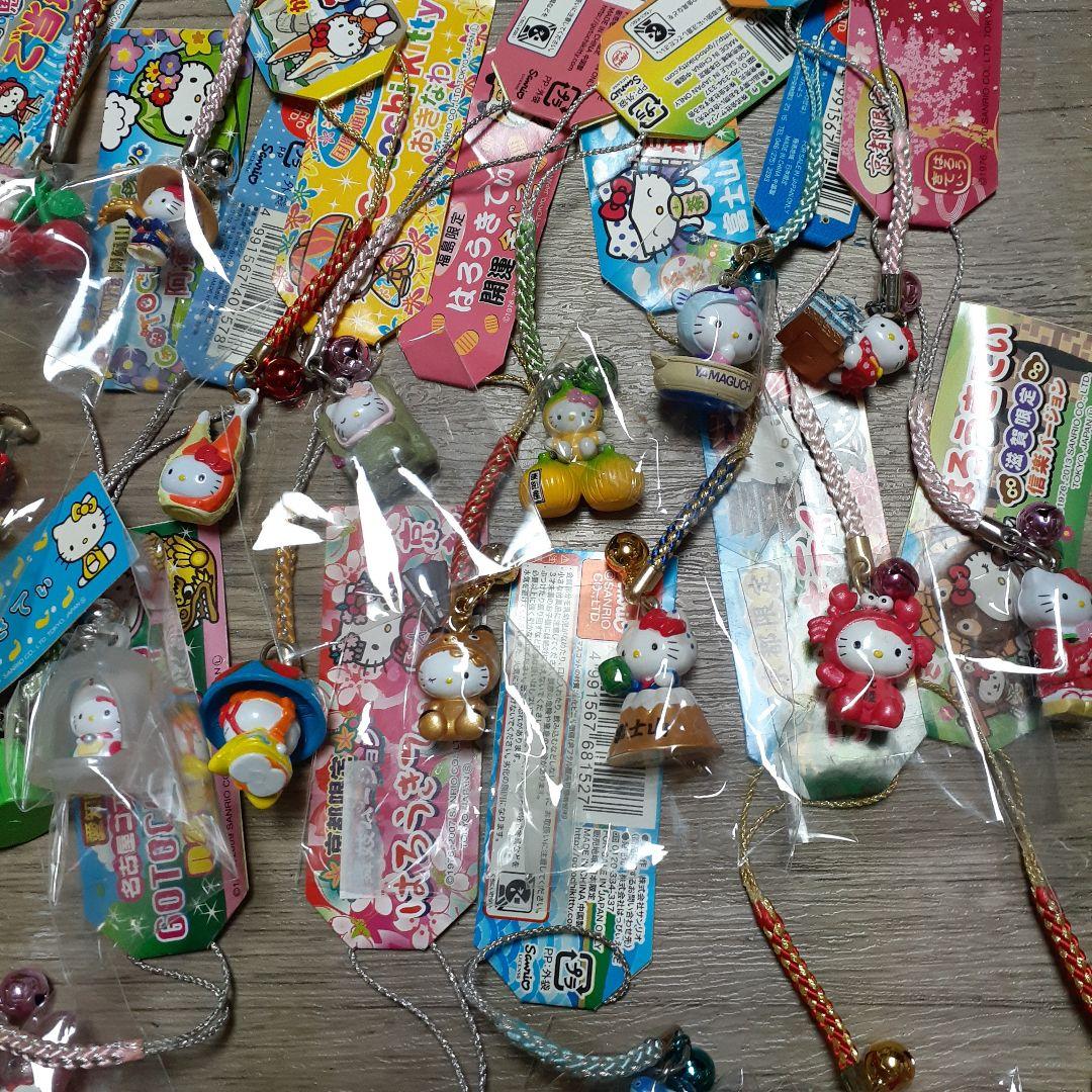ご当地キティ根付け　ファスナーマスコット他　60点まとめ売り