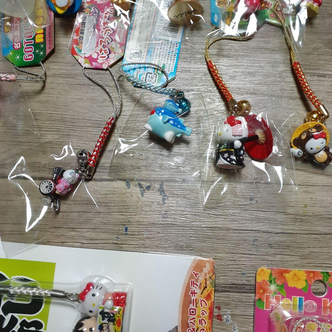 ご当地キティ根付け　ファスナーマスコット他　60点まとめ売り