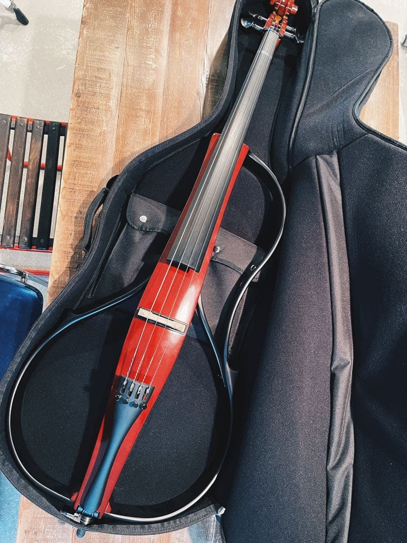 ほぼ未使用　サイレントチェロ　YAMAHA SVC110S　スタンド付