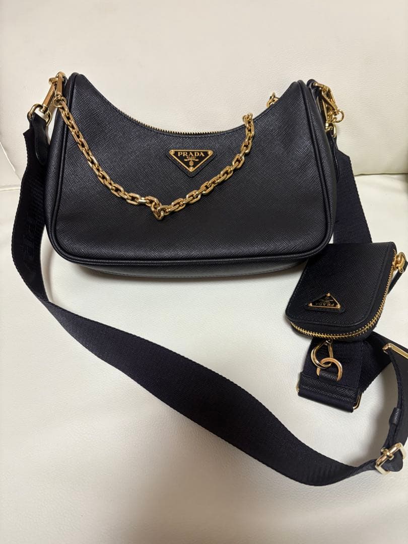 【定価36万円】プラダ Re-Edition 2005 サフィアーノレザーバック