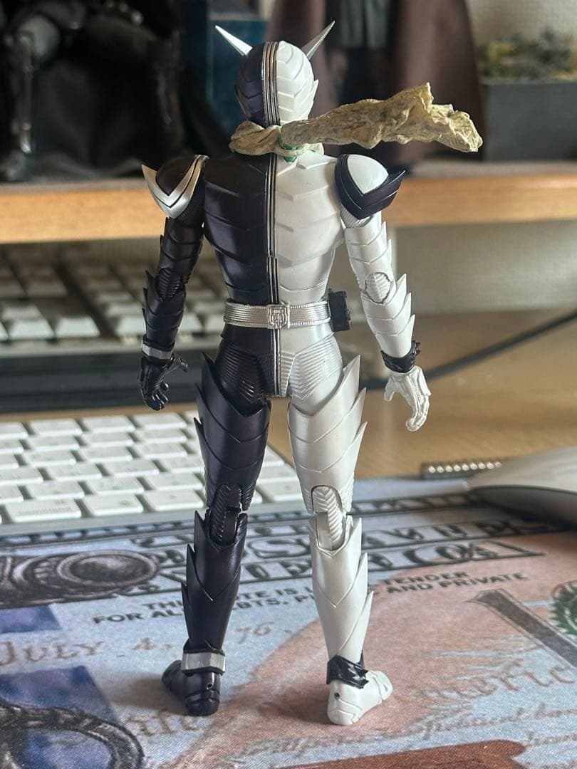 shf 真骨彫　 仮面ライダー 目が発光可能　カスタム品