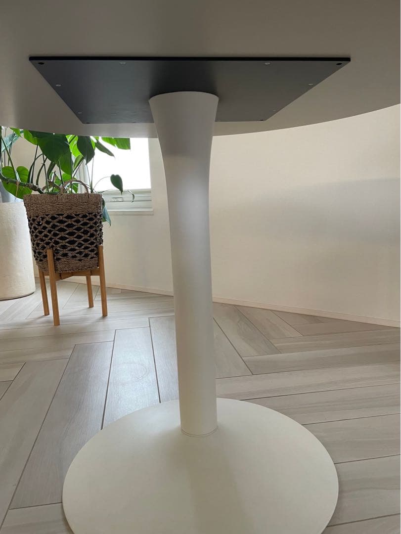 ［美品］BoConcept New Yorkテーブル（アッシュセラミック）