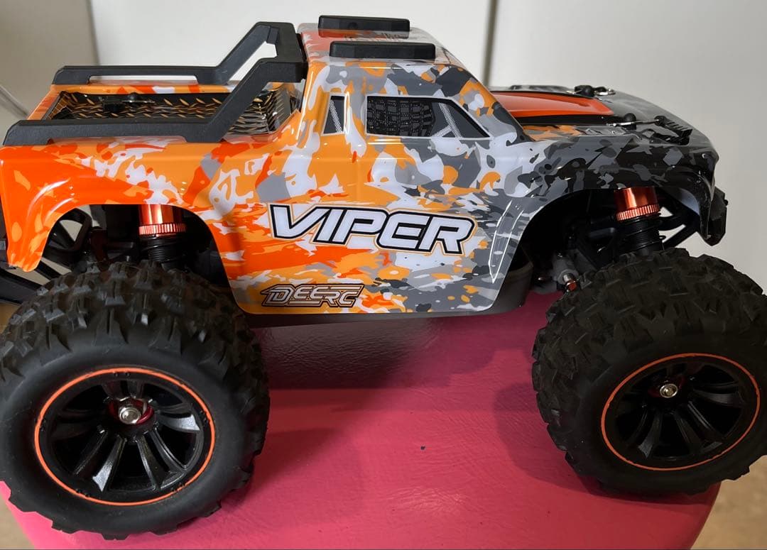 DEERC ラジコンカー 4WD 1/16 ブラシレスモーター 四輪駆動