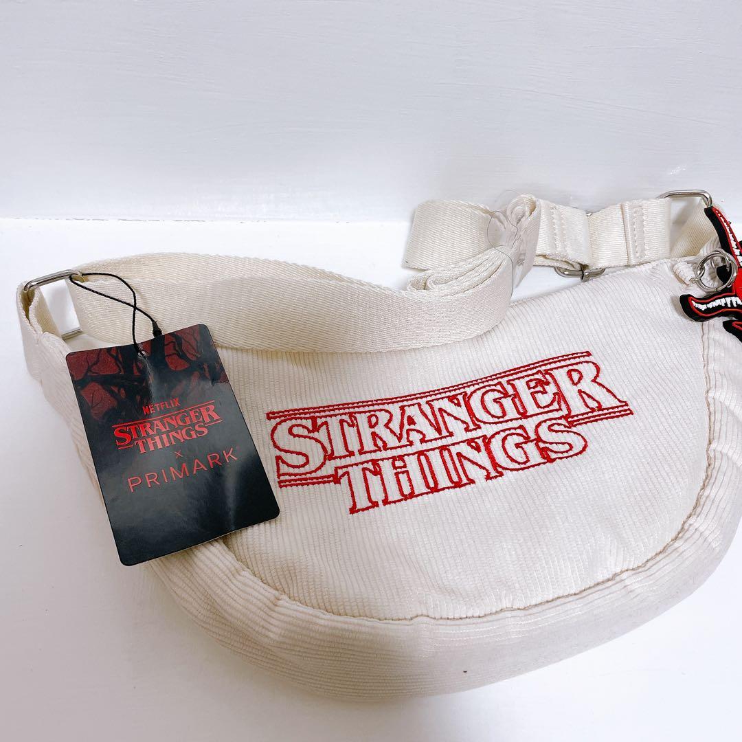 ストレンジャーシングス　ヘルファイアクラブ　キーホルダー付き　ショルダーバッグ