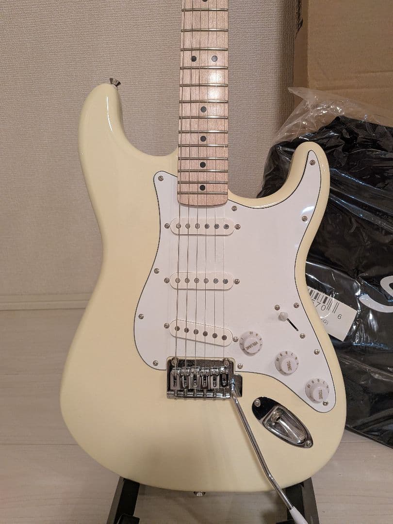 Squier エレキギター ホワイト