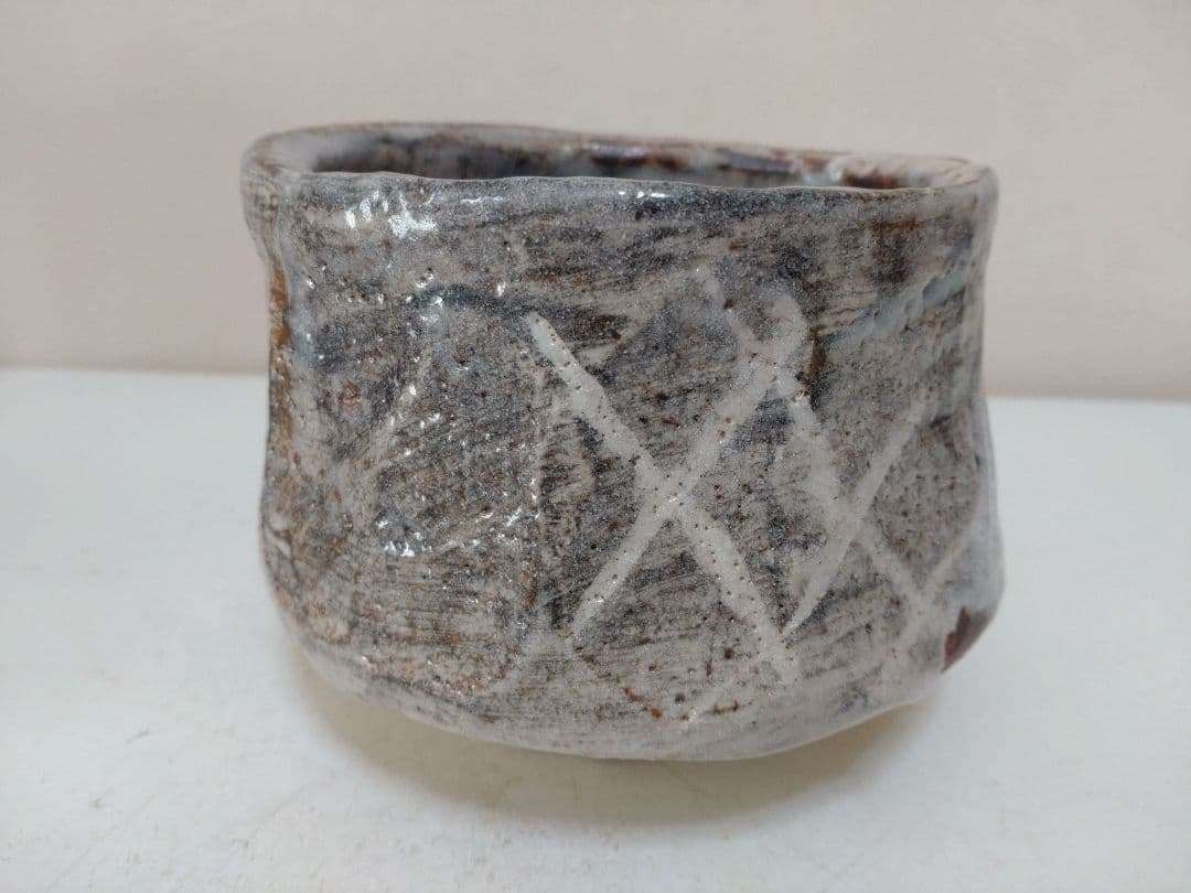 各見政峯 志野茶碗 共箱 陶歴 共布 茶道具 岡山県指定重要無形文化財