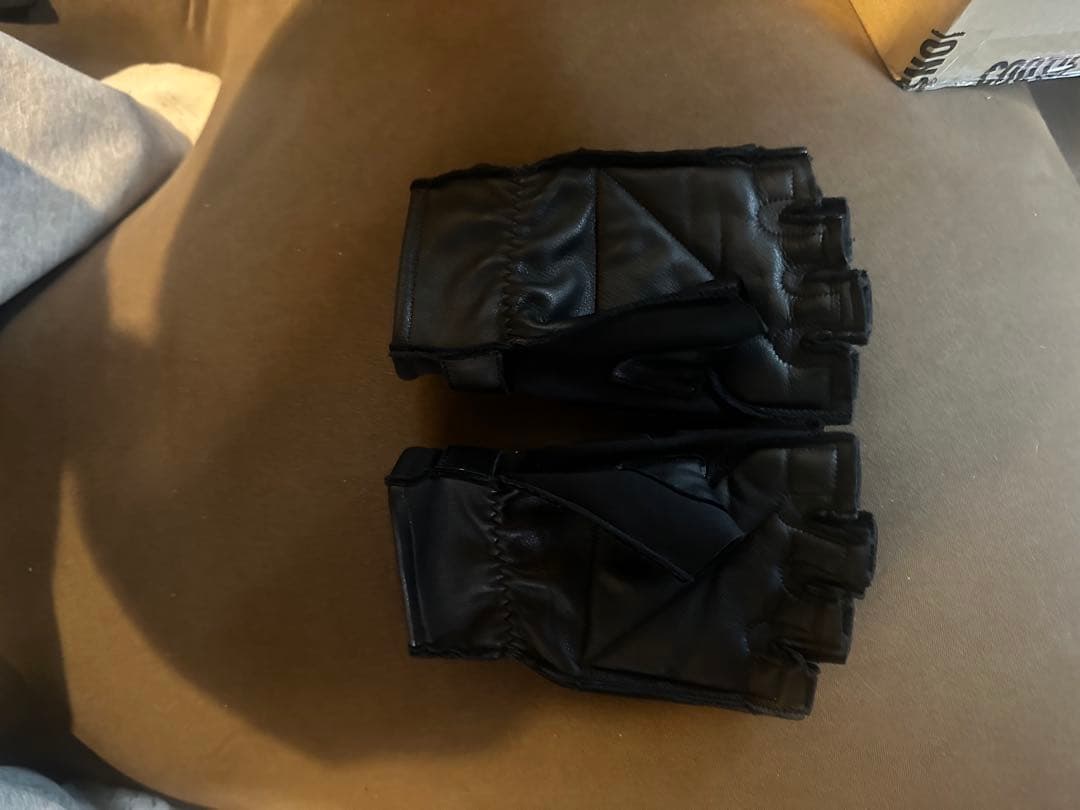 cootie productionsグローブ