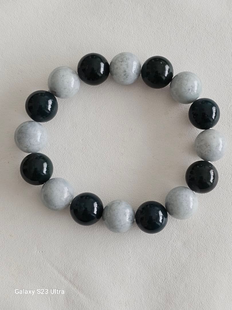 糸魚川青翡翠１２mmと出雲瑪瑙碧玉１２mmのブレスレツト