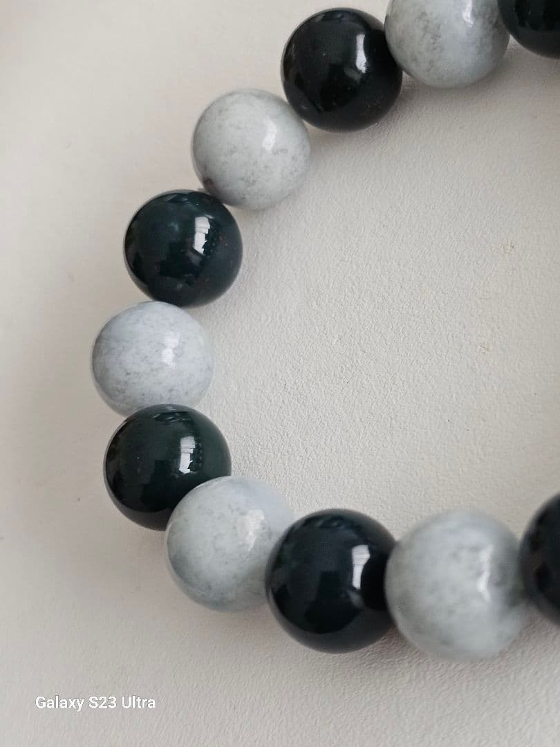糸魚川青翡翠１２mmと出雲瑪瑙碧玉１２mmのブレスレツト