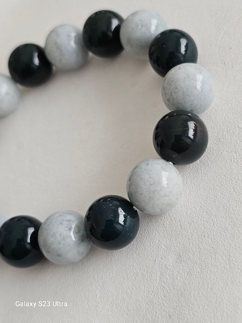 糸魚川青翡翠１２mmと出雲瑪瑙碧玉１２mmのブレスレツト