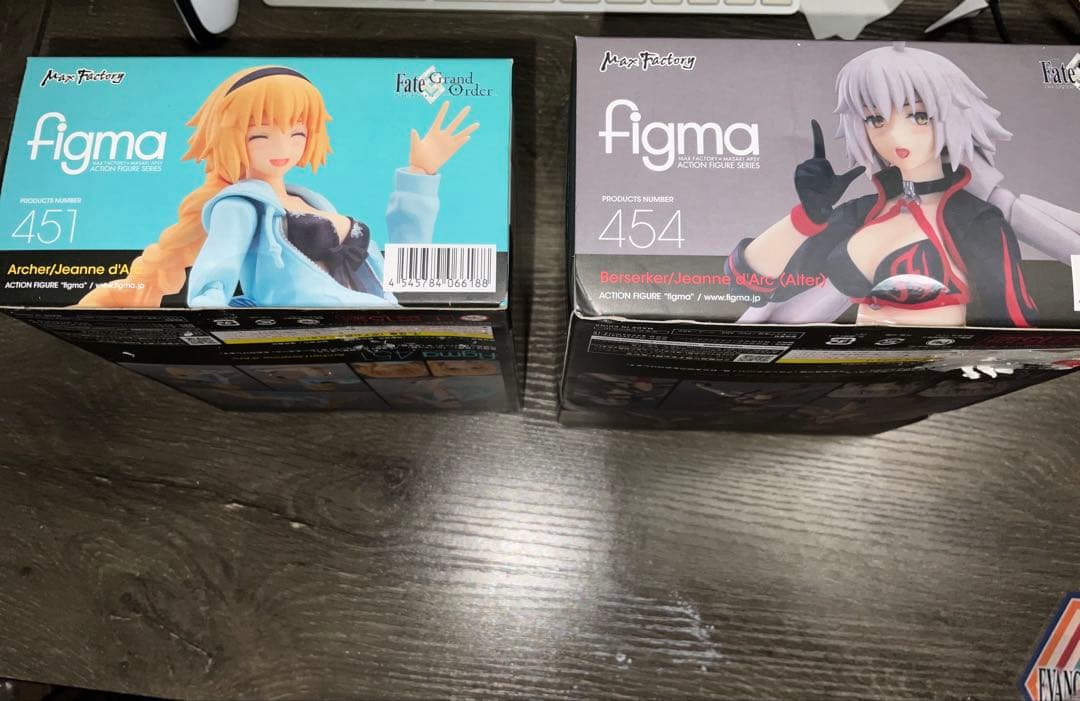 Figmaジャンヌ・ダルク(アーチャー)ジャンヌ・ダルク・オルタ(バーサーカー)