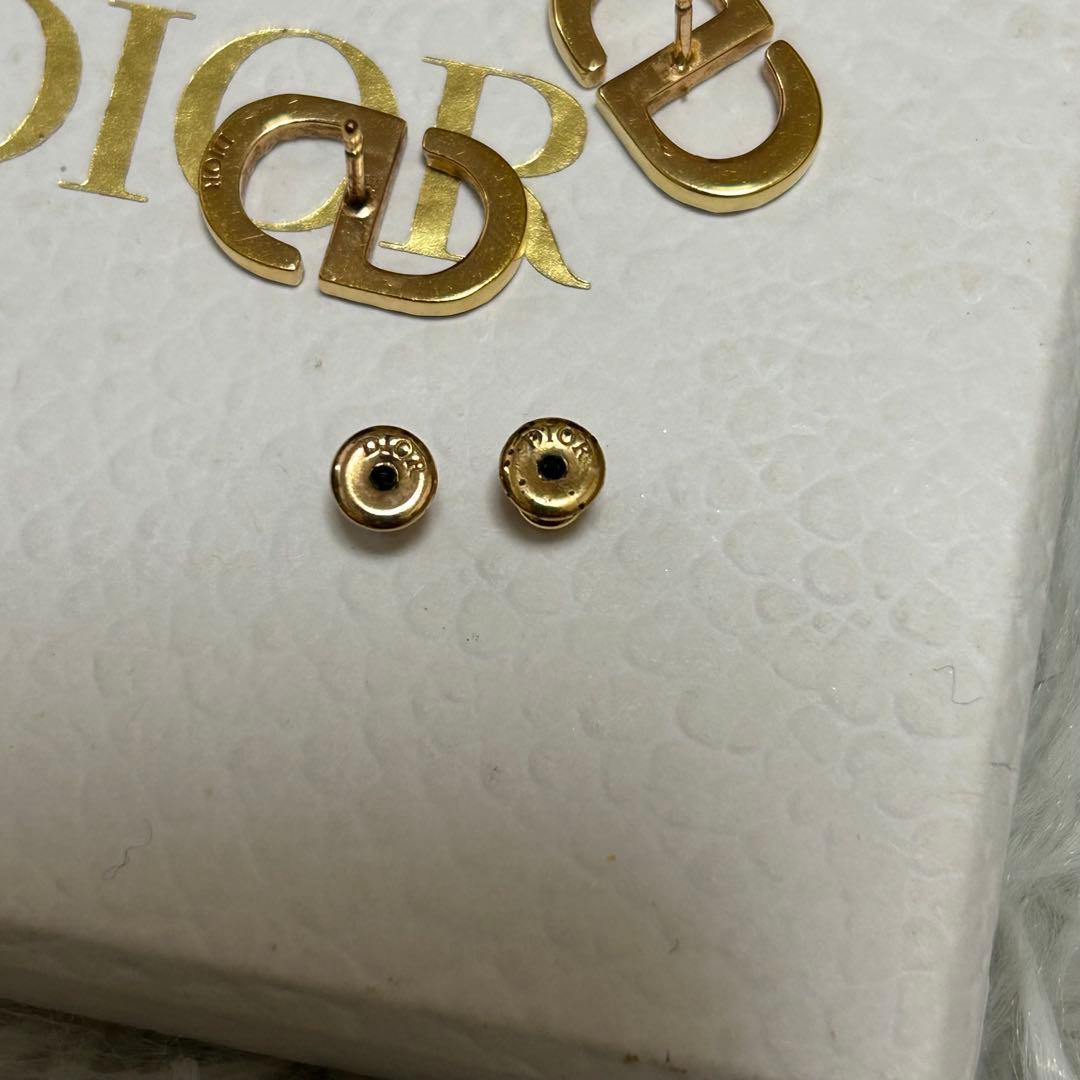 り*ご様 Dior ゴールドピアス 専用ケース付き